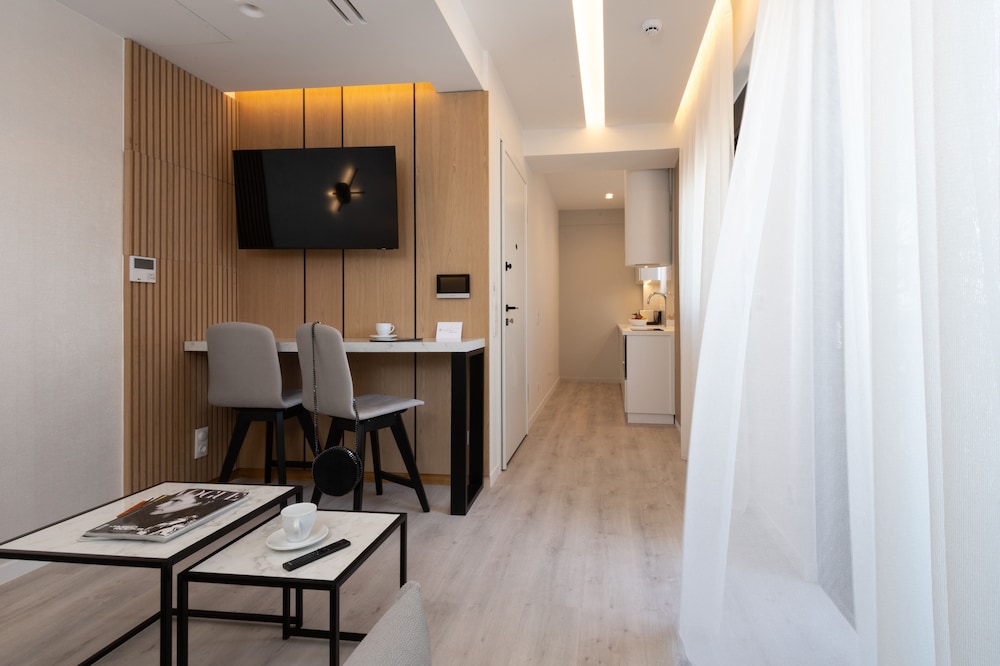 LUX&EASY Acropolis Suites 43/50