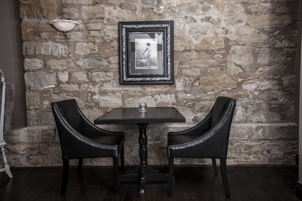 Old Stone Inn Boutique Hotel 65/74