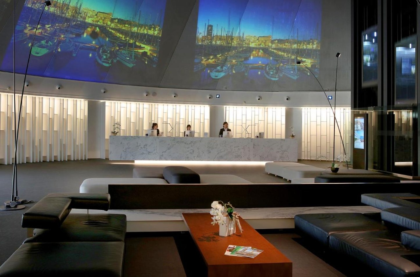 Barcelona Airport Hotel 57/86