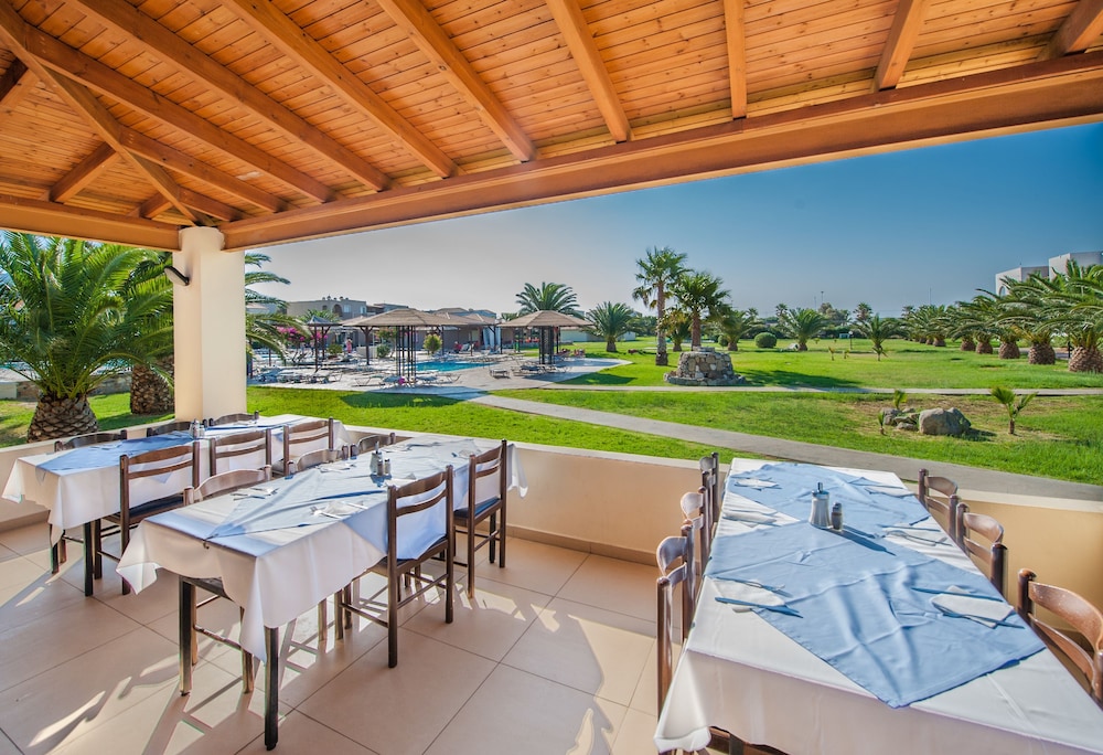 Akti Beach Club 19/50