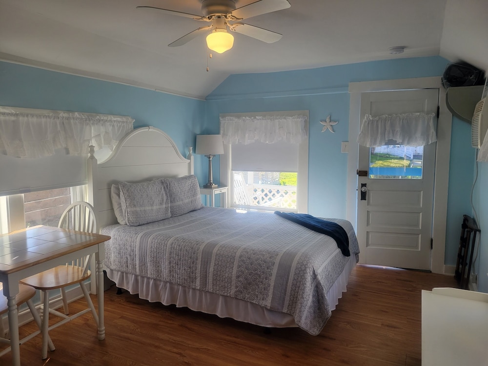 2 River Road Inn & Cottages 12/50