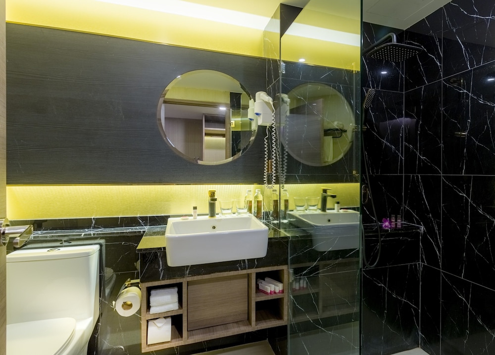 GLOW Sukhumvit 5 36/36
