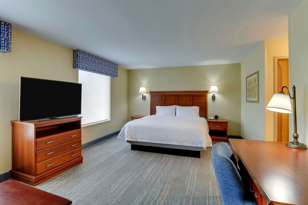 Hampton Inn & Suites St. Louis-Edwardsville 25/69