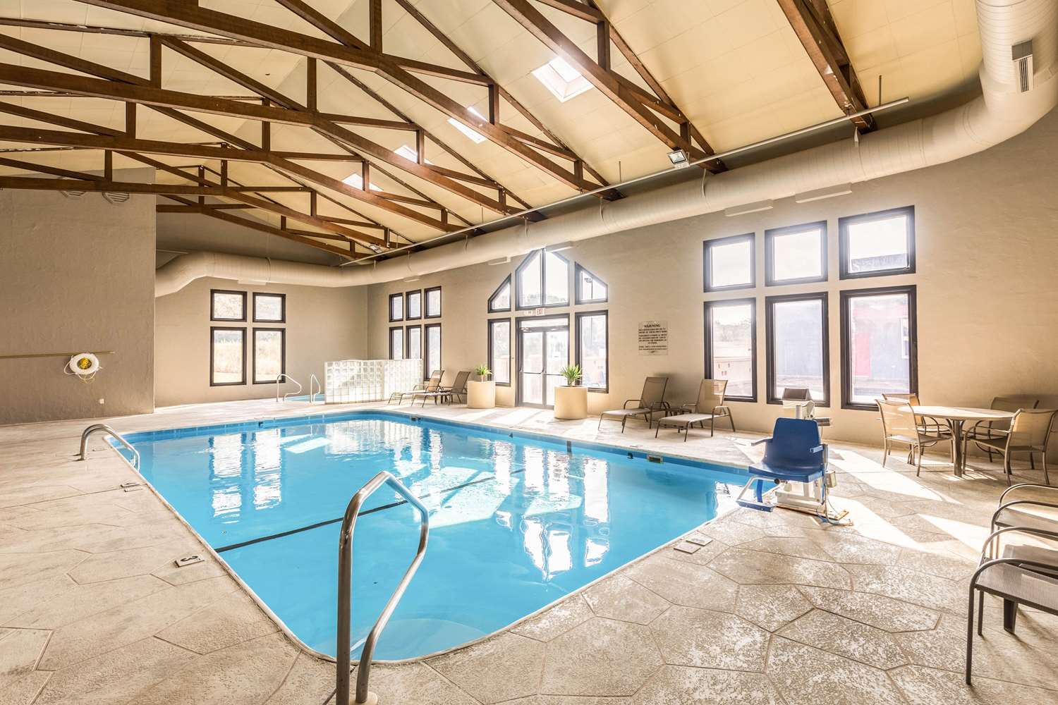 Quality Inn West Plains MO 21/42