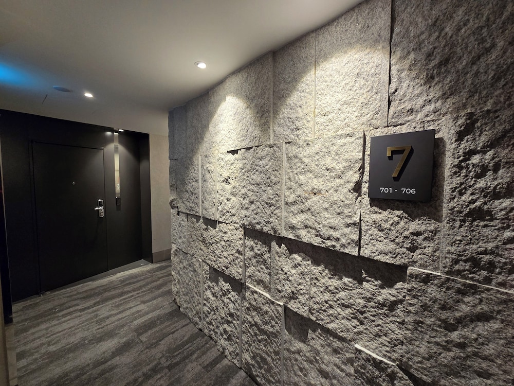 Tria Hotel 40/62