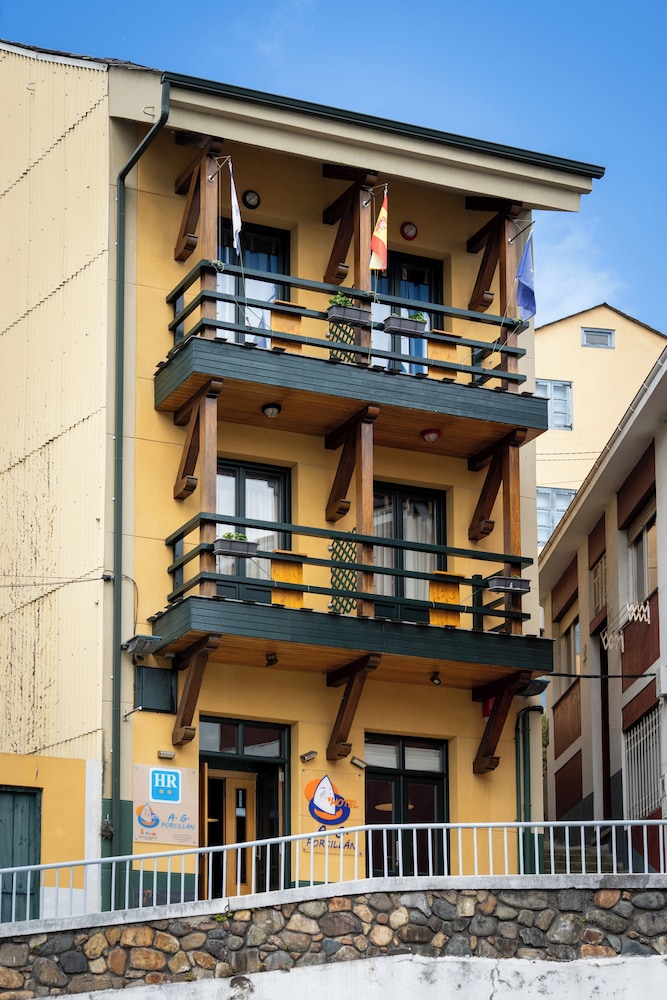 Hotel A. G. Porcillan 2/46