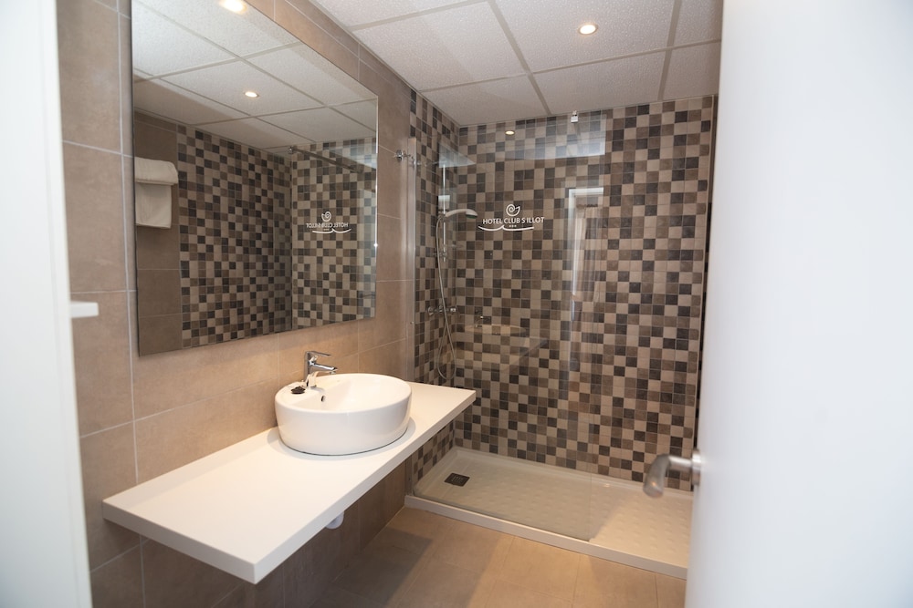 Hotel Club S Illot 49/50