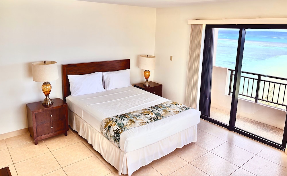 Aquarius Beach Tower 16/57