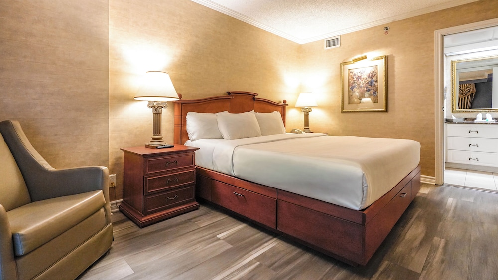 Interior, Garden, Suite, King Bed, Sofa, Balcony