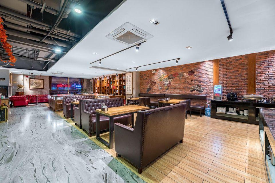James Joyce Coffetel (Qinhuangdao Qinhuangdao Railway Station Wanda Plaza) 53/64