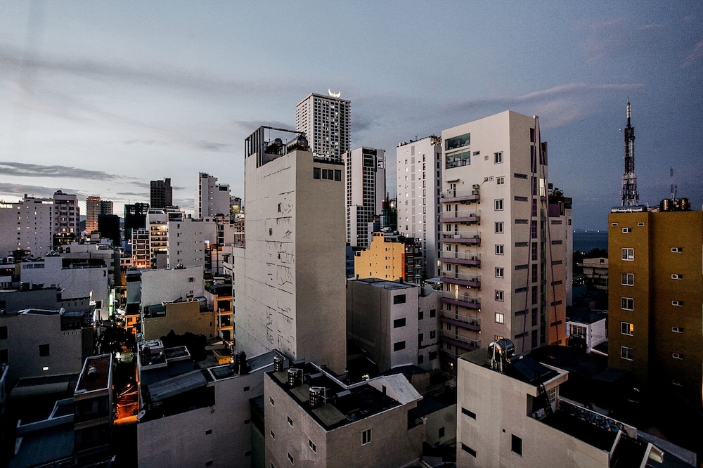 AROMA NHA TRANG BOUTIQUE HOTEL 44/46