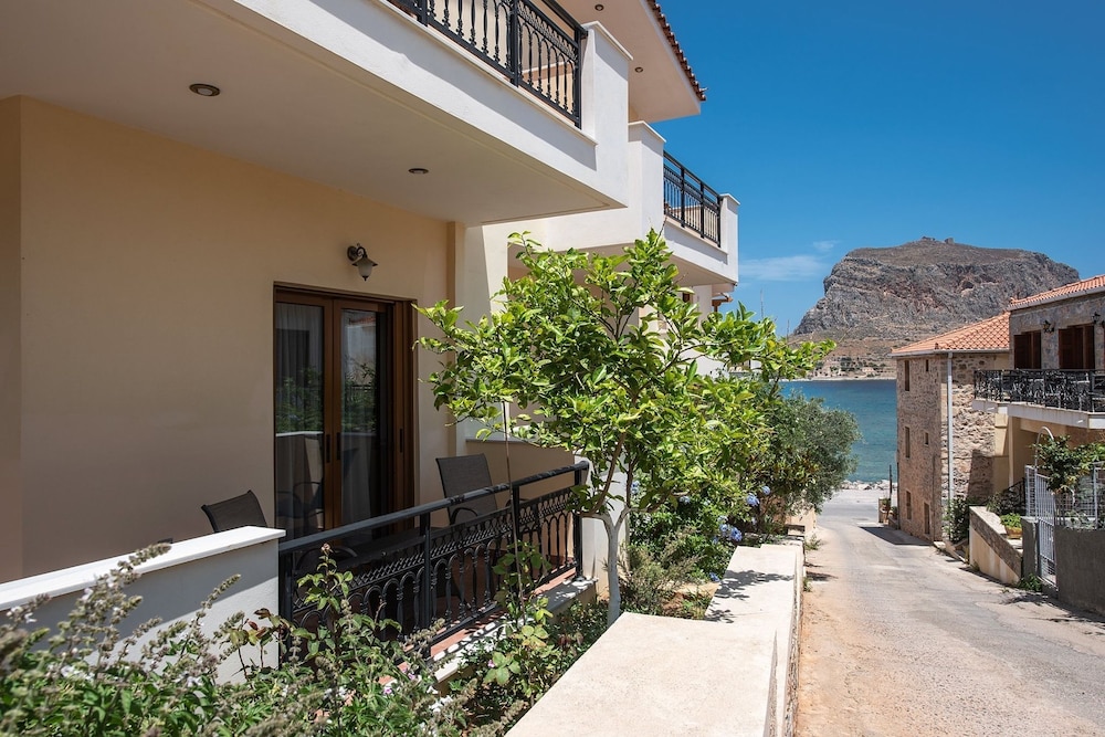 Cyrenia Guesthouse 5/32