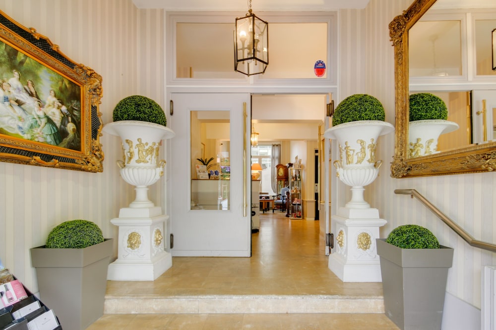Inter Hotel Le Royal Hotel 32/35