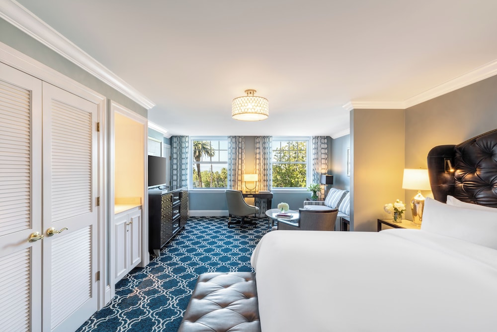 Junior Suite, 2 Queen Beds, Sofa