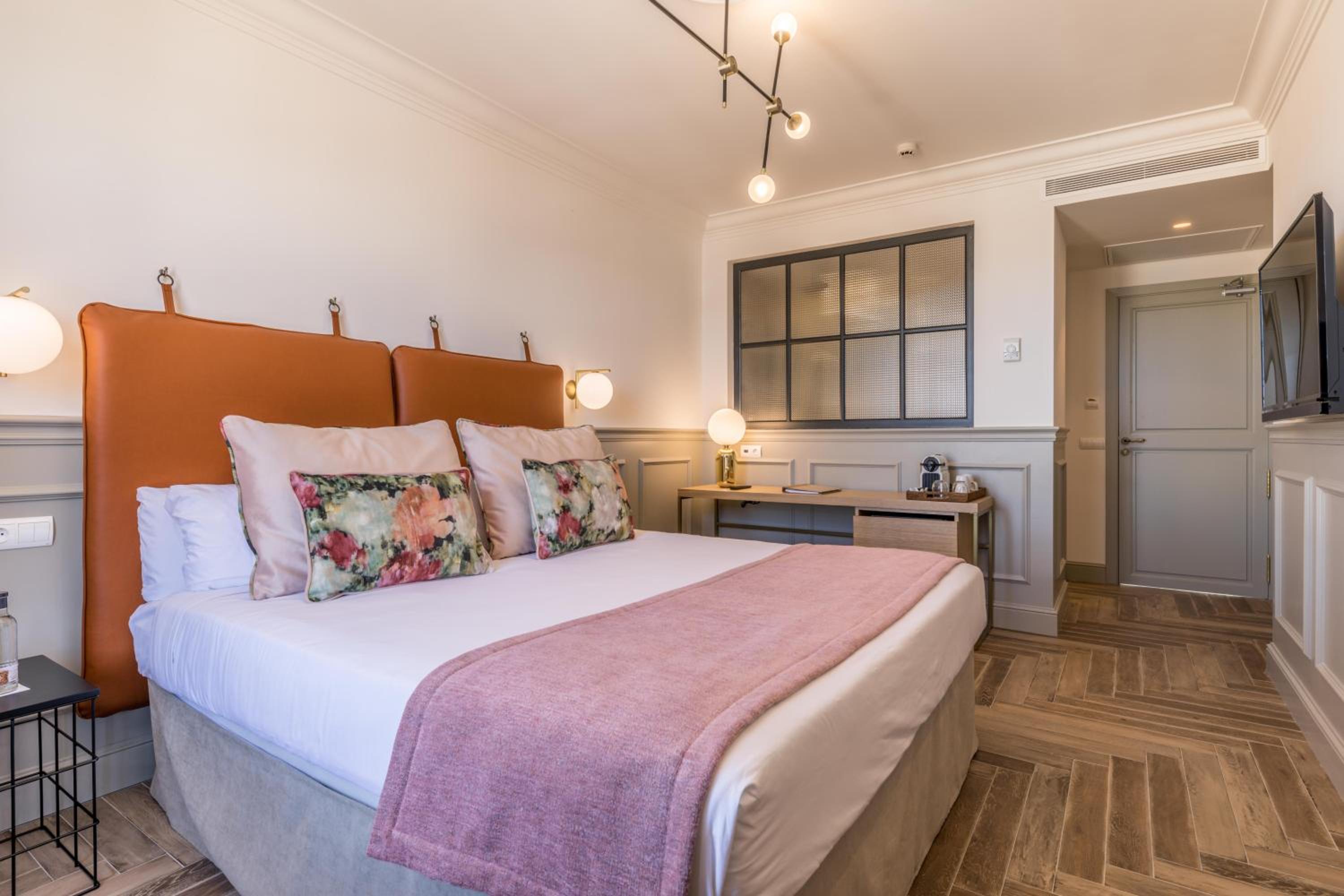 Room, Double Bed