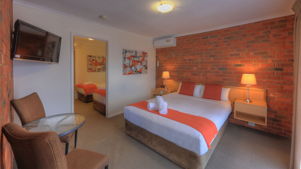 Pevensey Motor Lodge 25/52