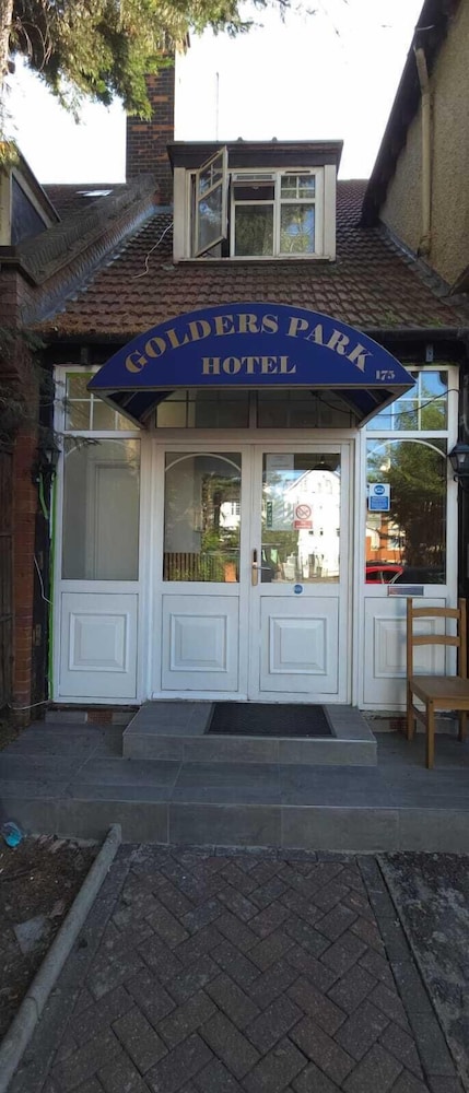 Golders Park Hotel 2/65