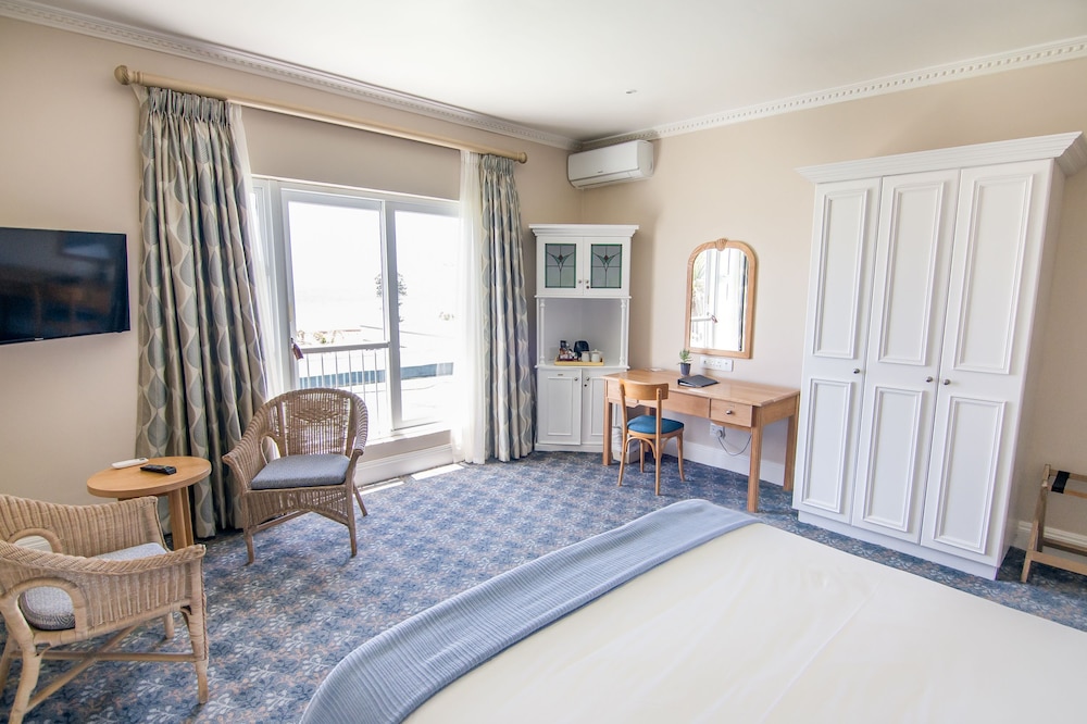 The Beach Hotel 14/72