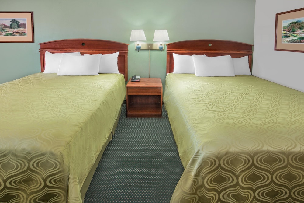 Days Inn by Wyndham Ontario Airport 15/23