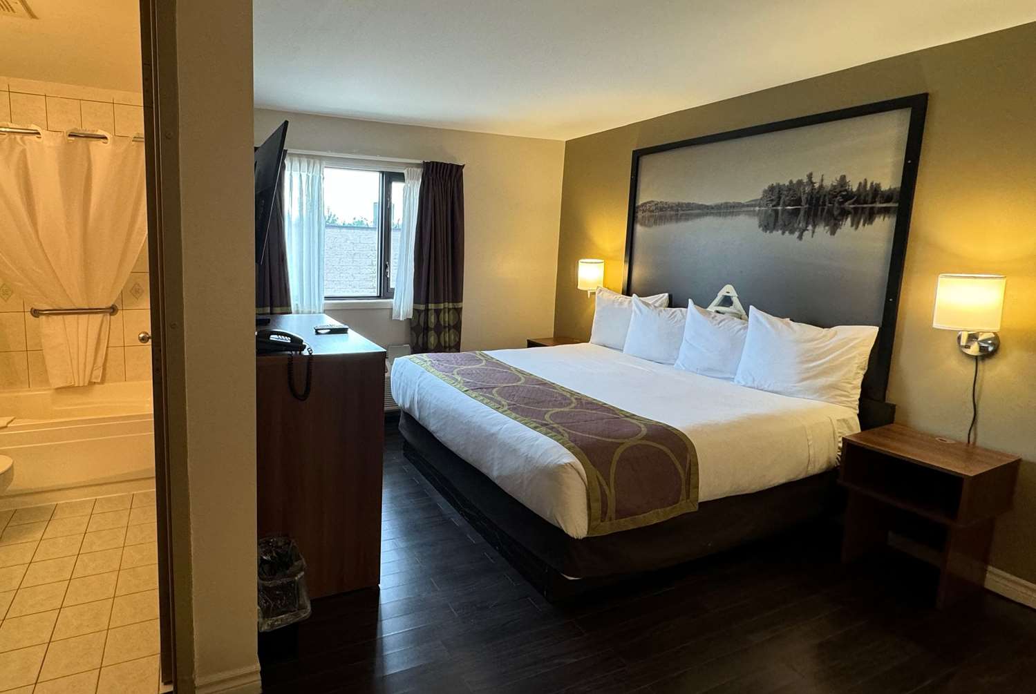 Super 8 By Wyndham Guelph 7/21
