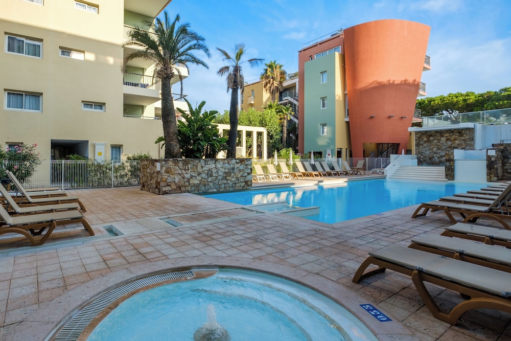 swimming pool spa