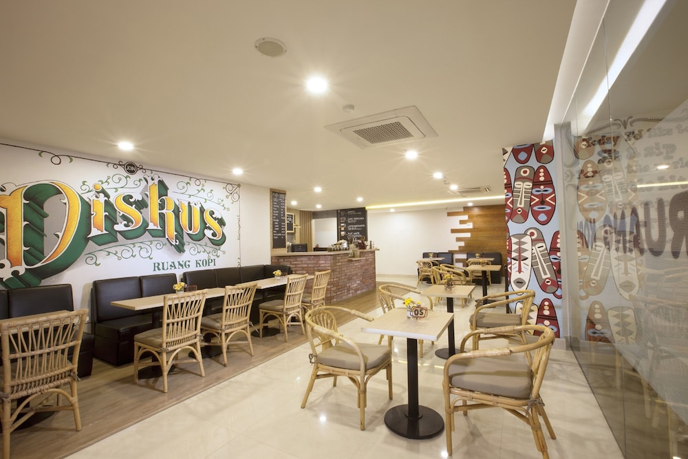 Verse Lite Hotel Gajah Mada 52/67