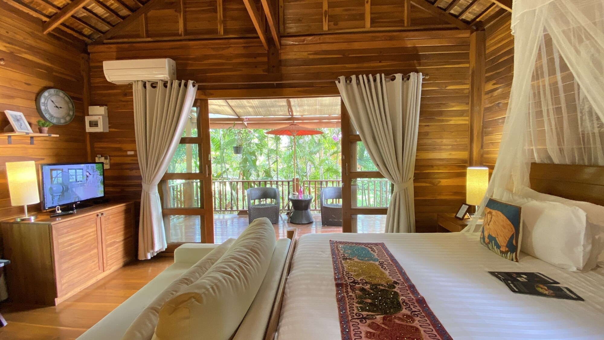 SUPERIOR, KING BED, TERRACE