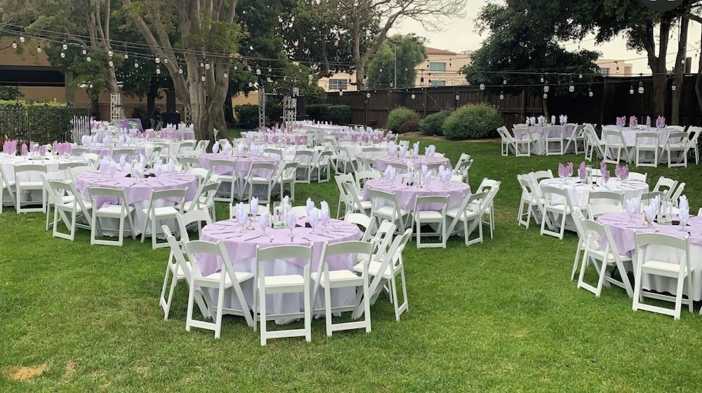 HISTORIC SANTA MARIA INN 65/67