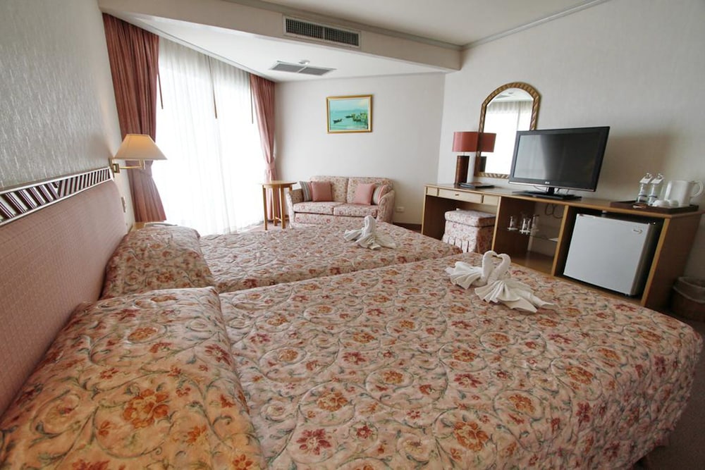 Khanom Golden Beach Hotel 24/59