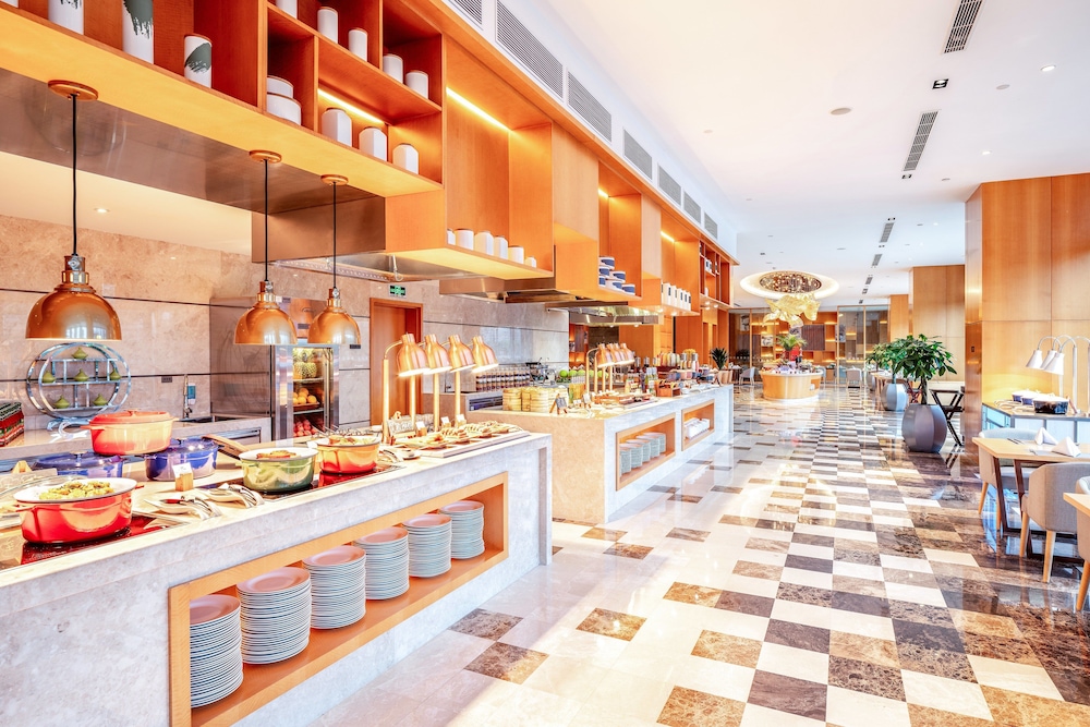 Holiday Inn Neijiang Riverside 65/81