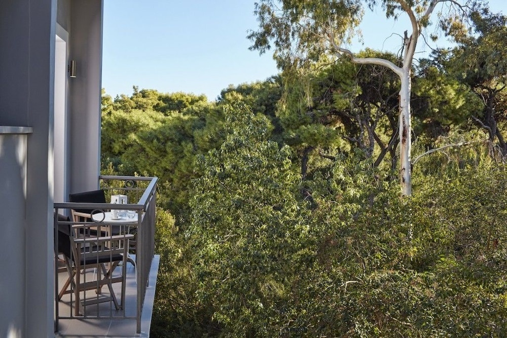 The Gardens Gallery Hotel 30/34