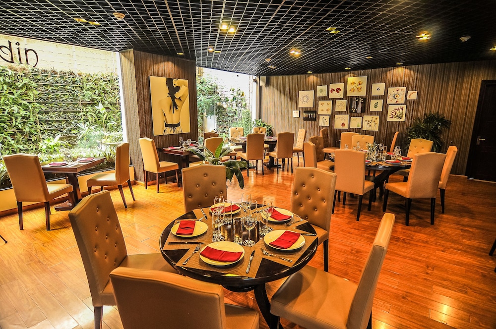 restaurant cafeteria