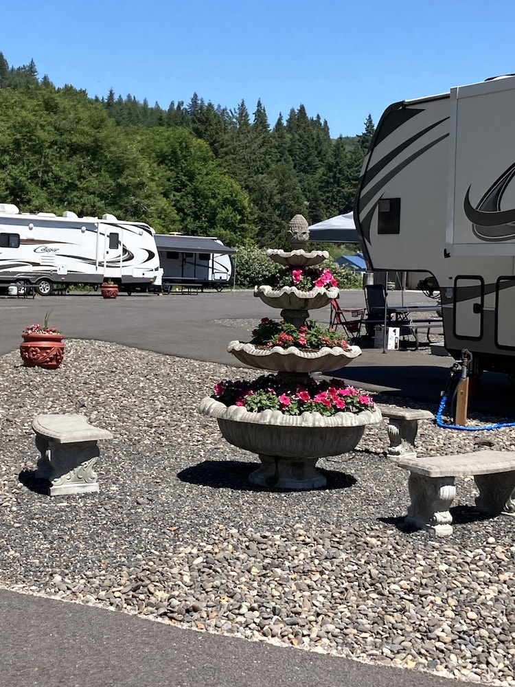 Clatskanie River Inn 41/49