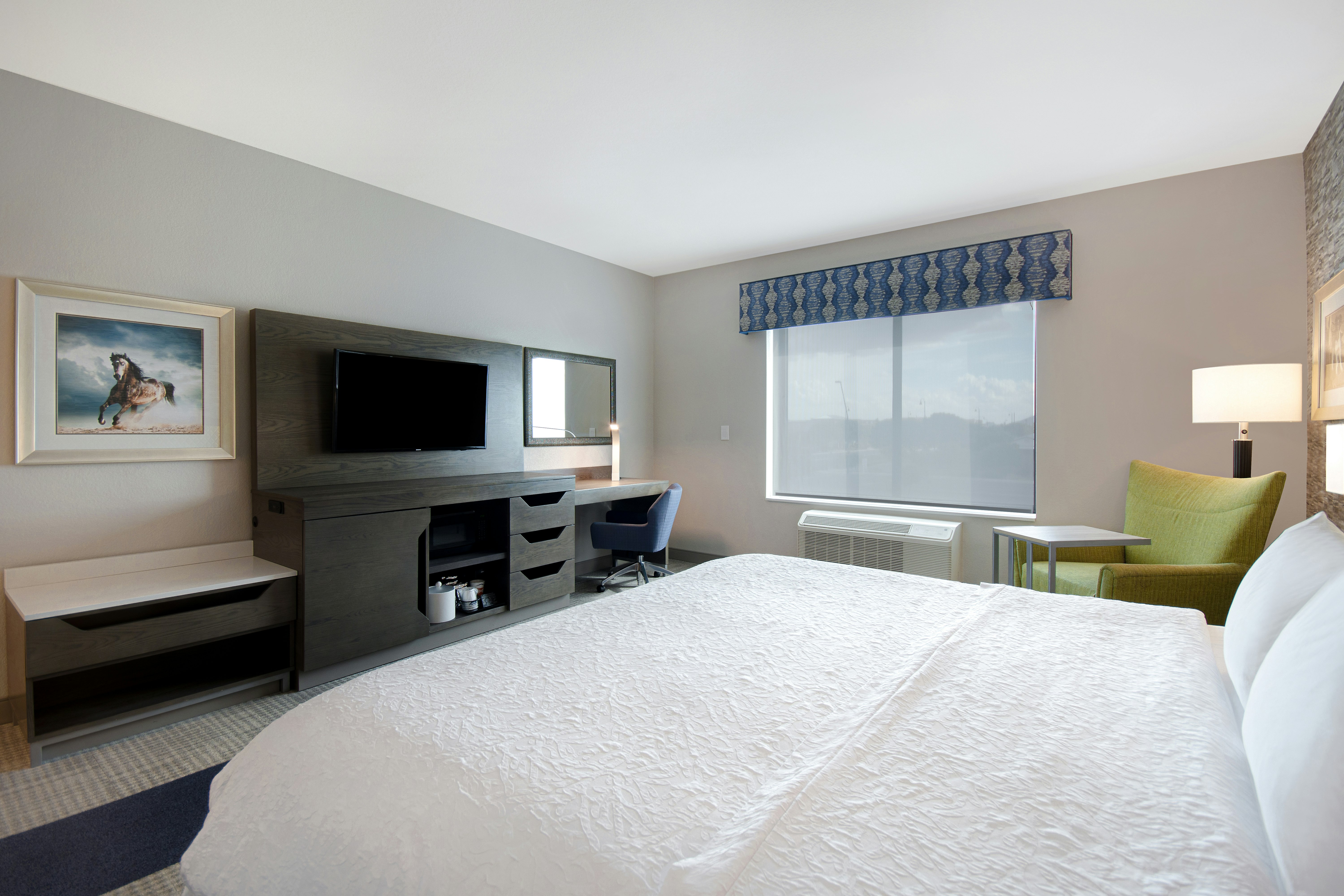 ROOM, KING BED