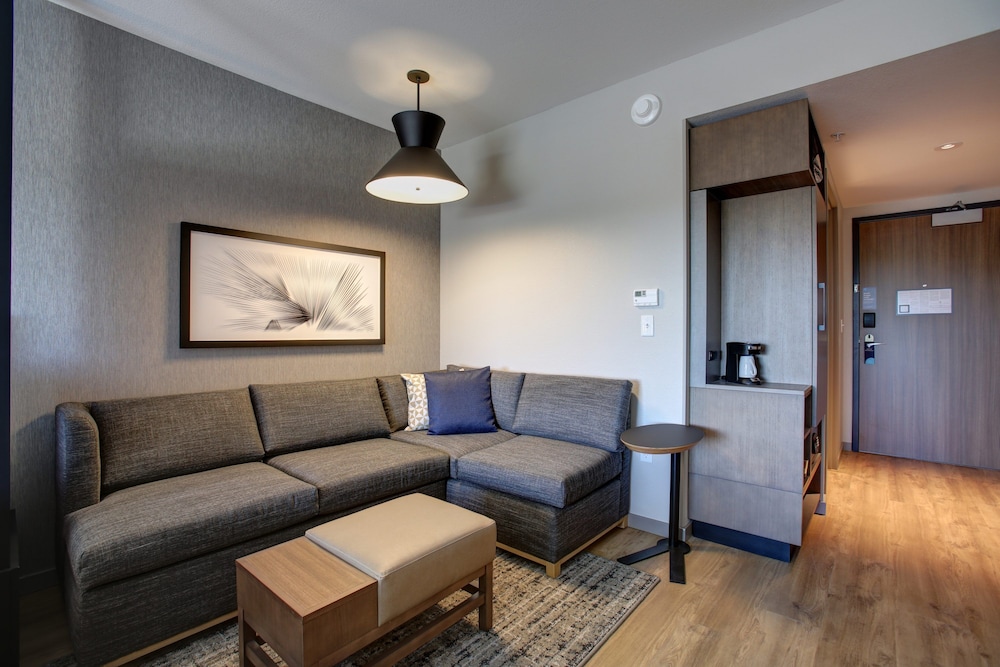 Hyatt Place at Wichita State University 25/37