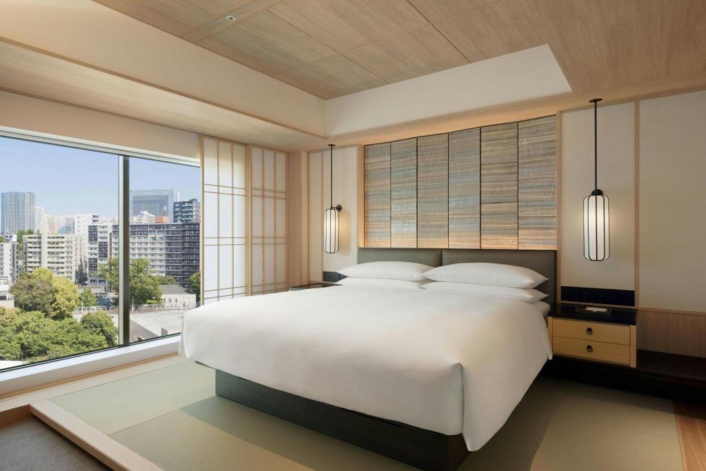 Ao, Suite, King Bed, Club Lounge Access
