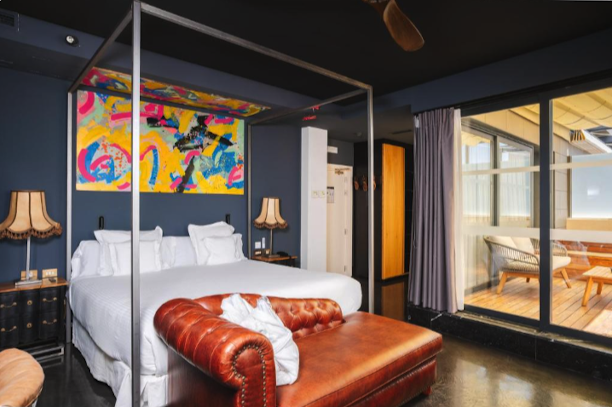 Hotel Lobby Room 16/67