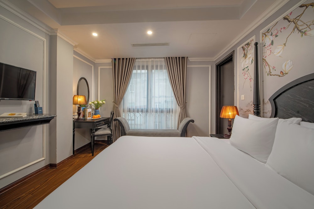LUXURY, DOUBLE OR TWIN BED, CITY VIEW