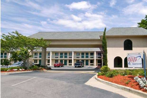 Days Inn By Wyndham Lexington Sc 4/18