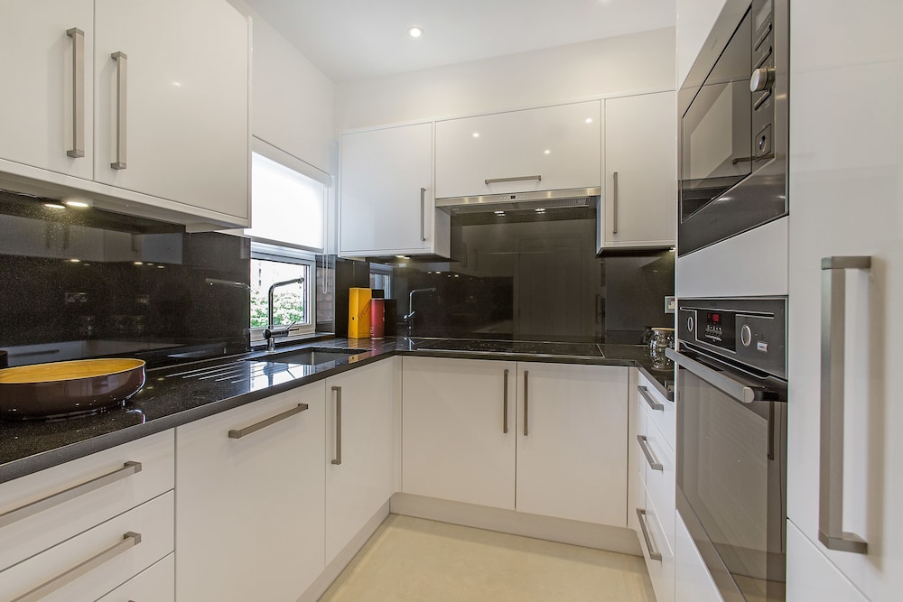 Chesham Court 6/50