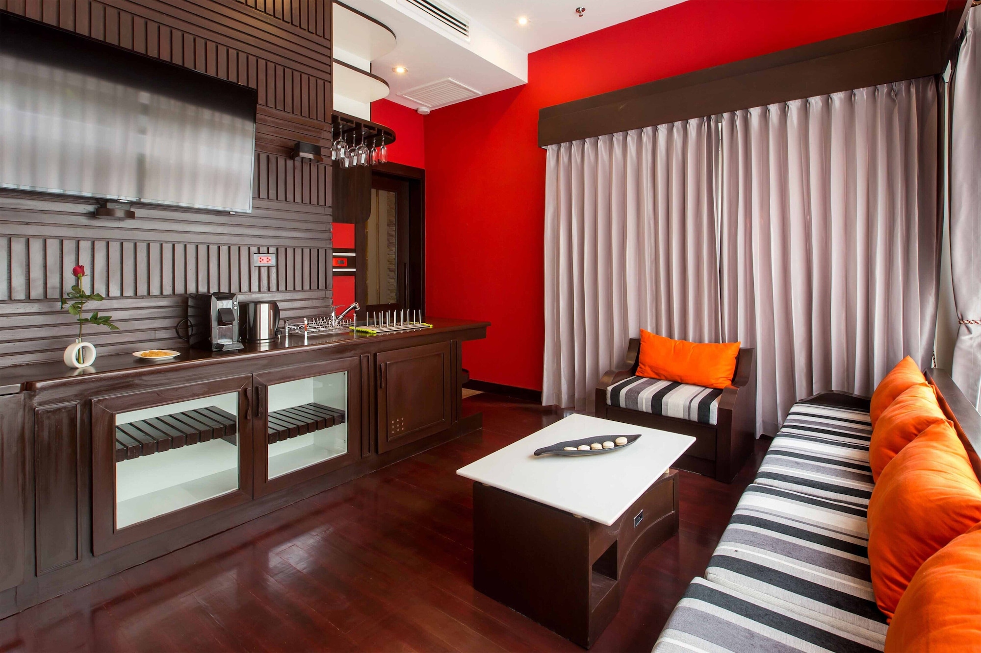 Privilege, Suite, Villa, King Bed, Sofa, Privilege Pool، De Sarann Villa 7/10