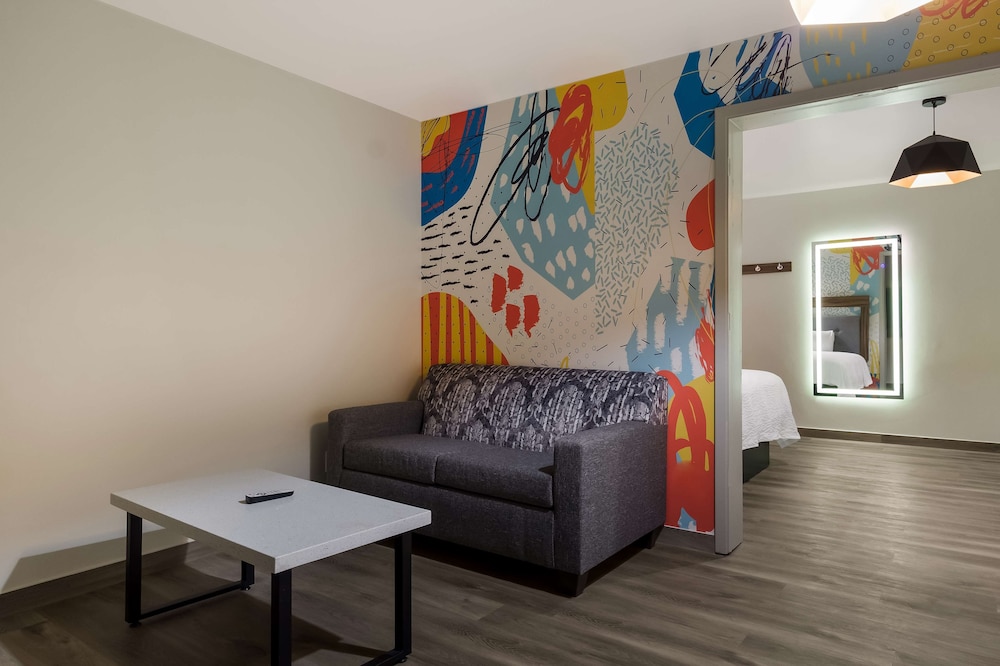 Signature Inn Houston Galleria 13/23