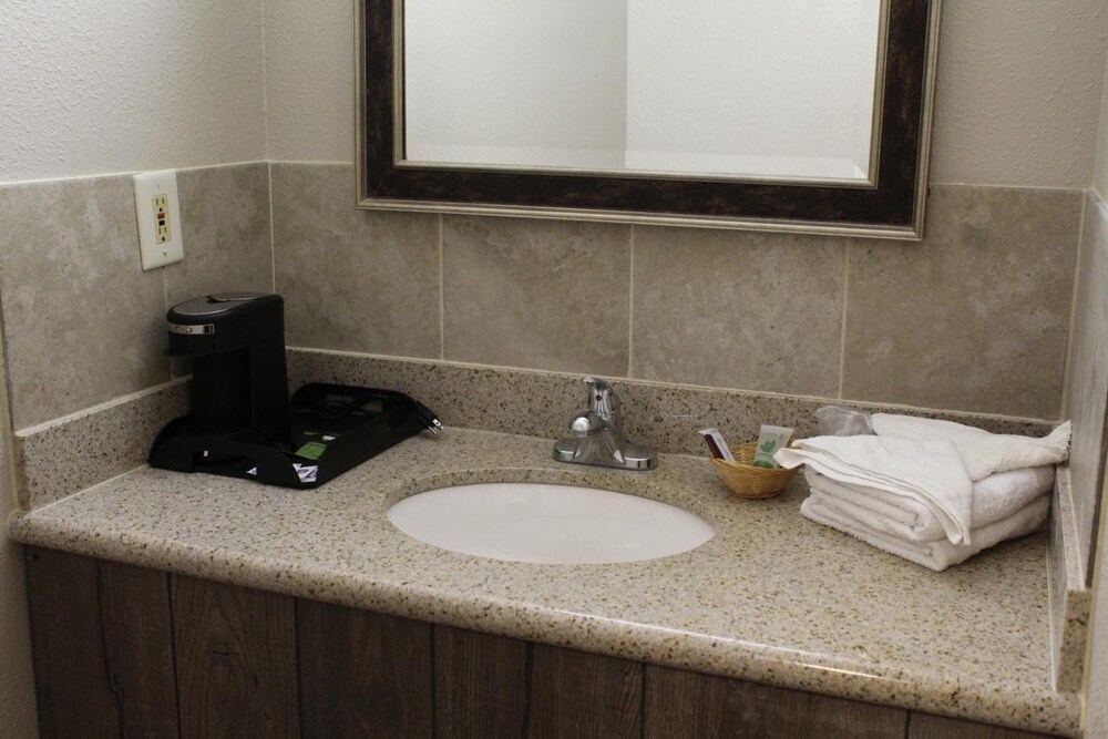 Regency Inn 24/31