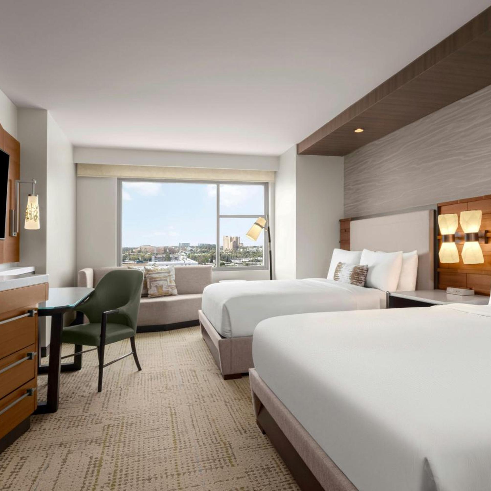 Premium, Deluxe, 2 Queen Beds, Theme Park View