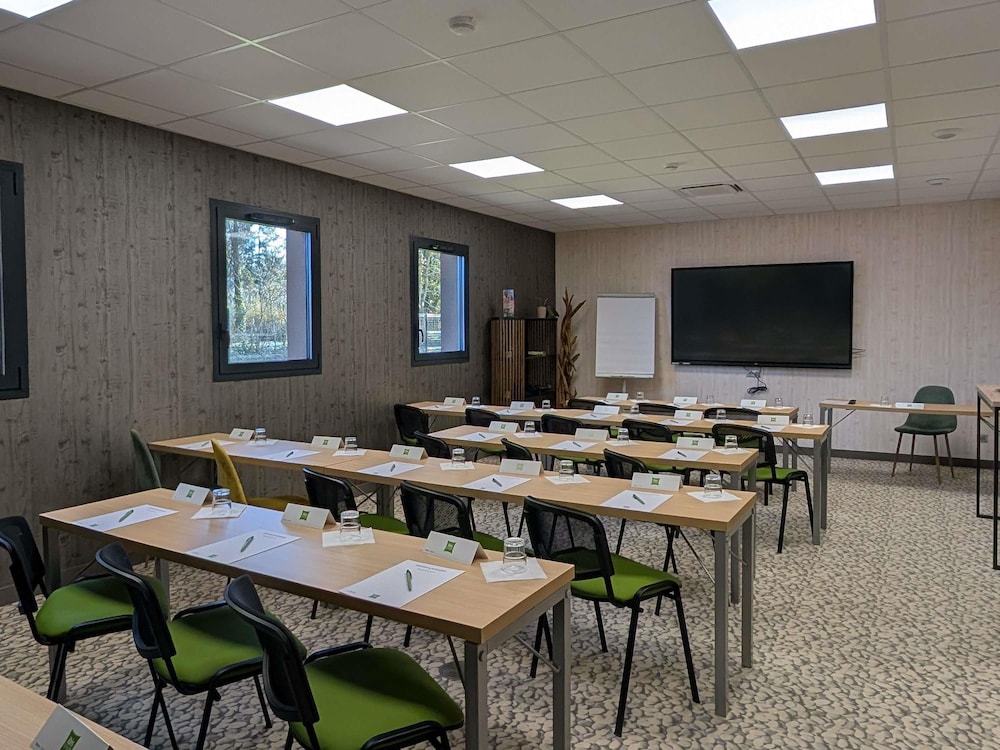 Ibis Styles Contres Cheverny 34/46