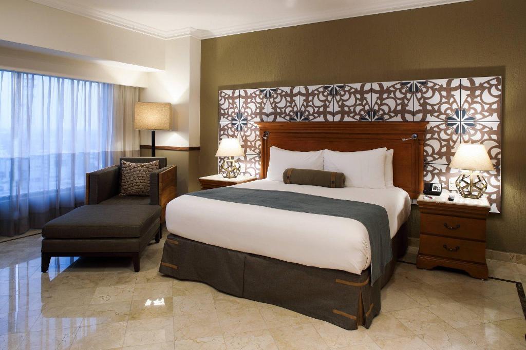1 Bedroom, Presidential, Suite, King Bed, City View, Club Lounge Access