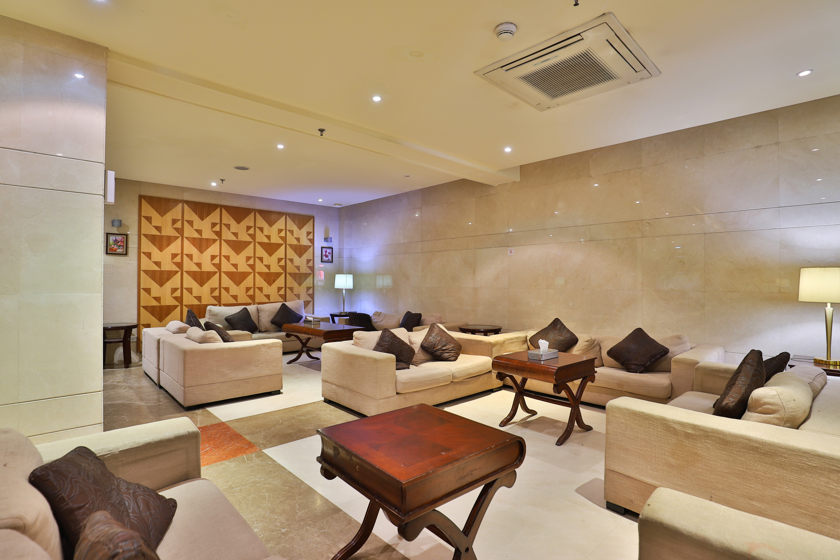 فندق نوازي وثير(Saraya Al Deafah Hotel) 22/28