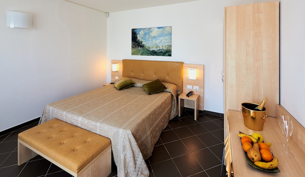 Varo Village Hotel 13/39