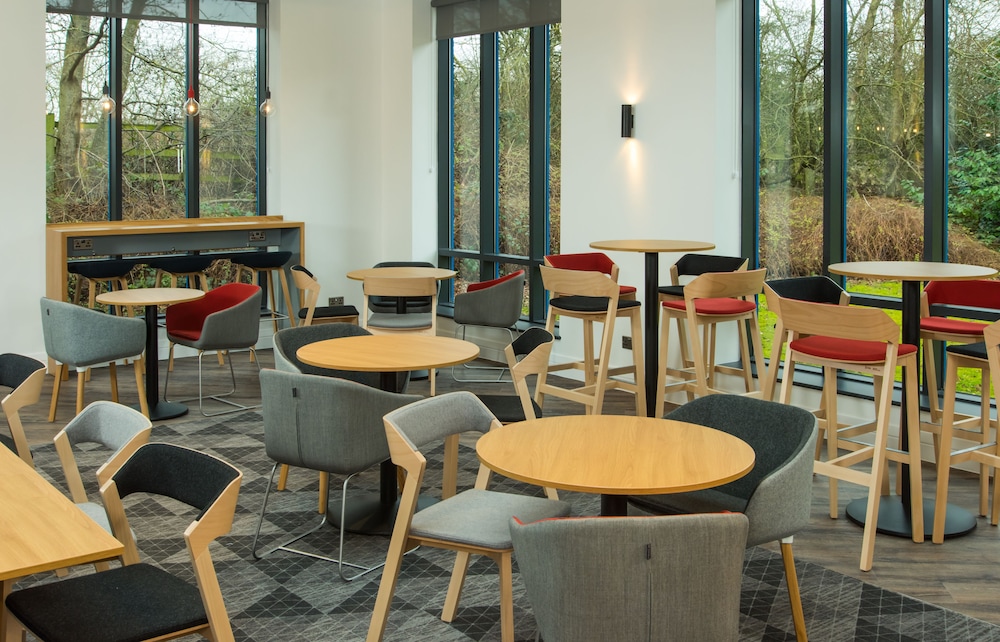 HOLIDAY INN EXPRESS BIRMINGHAM NEC 43/73