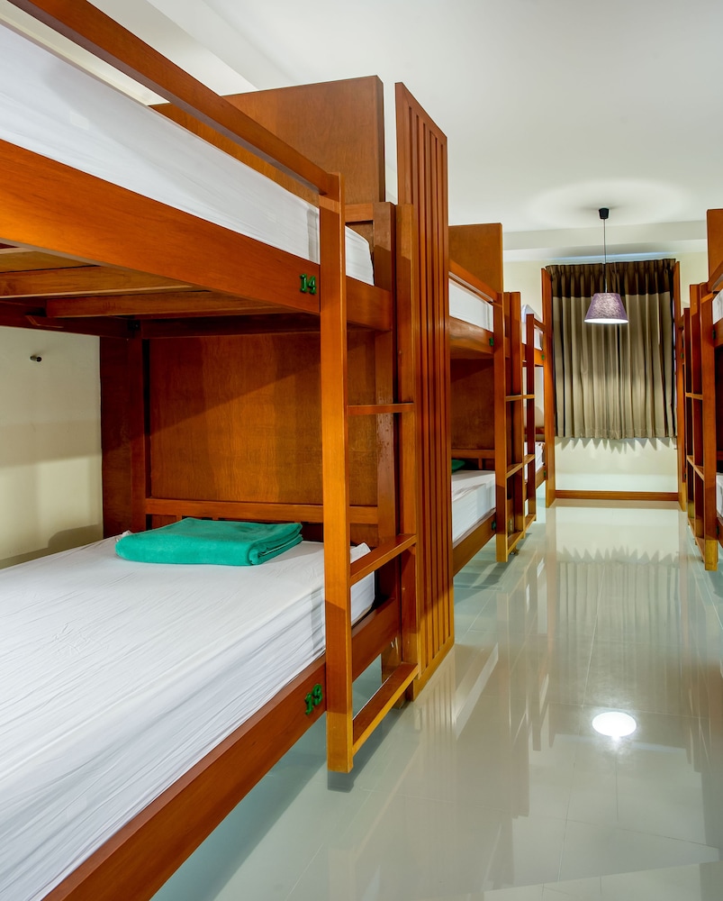 Phangan Pearl Hostel 7/18